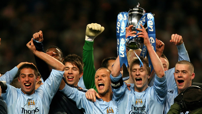 尤文客战紫百合大名单：伊尔迪兹领衔，凯利、卡瓦尔回归（尤文做客紫百合出征名单：伊尔迪兹压阵，凯利、卡瓦尔双双复出）