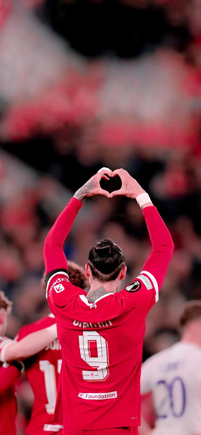 U22国足战韩国首发与负越南相比仅更换门将，王博豪继续出任中锋（U22国足对阵韩国首发仅门将变动，王博豪仍担任中锋）