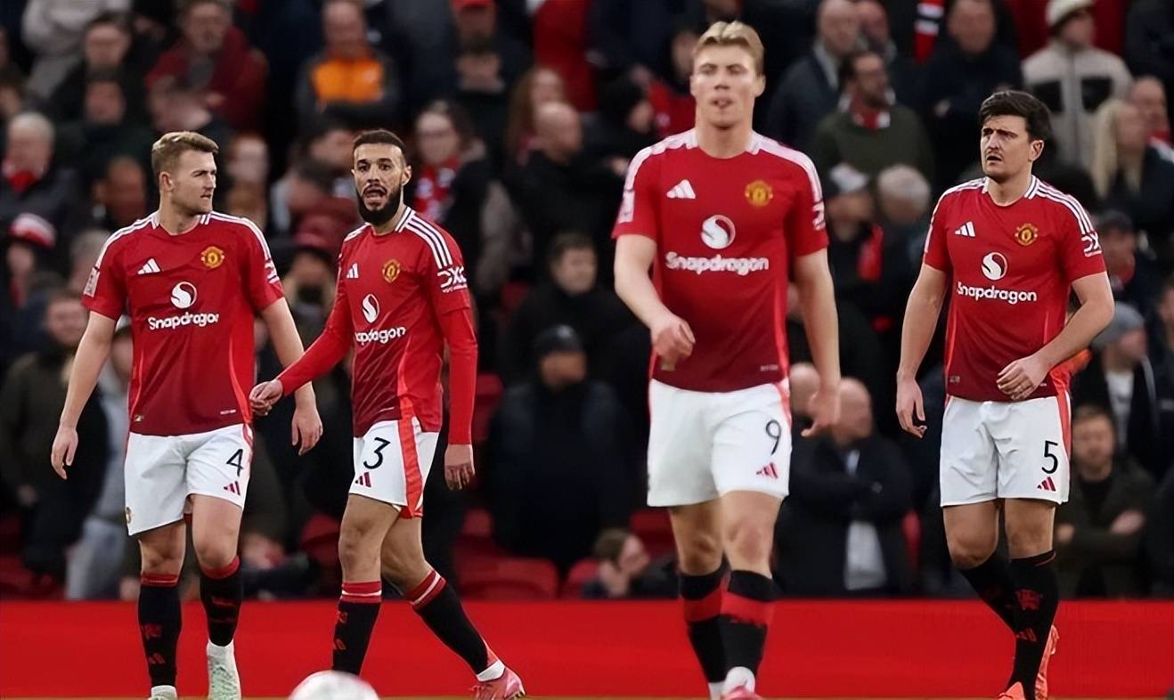 背身列队，拉普拉塔大学生参与此事的球员全体被禁赛两场（因背身列队，拉普拉塔大学生涉事球员被集体禁赛两场）