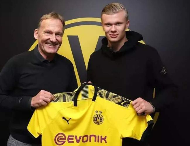 意甲半场：莱亚利开场3分钟染红，十人热那亚0-0亚特兰大（意甲半场：莱亚利开场3分钟被罚下，十人热那亚暂0-0亚特兰大）