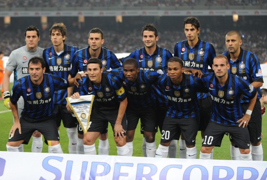 雪上飞驰，心向苍穹——滑雪运动的激情与蜕变