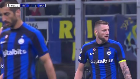 博洛尼亚主帅：拉齐奥少一人踢得也很自信，拿一分很满意了（博洛尼亚主帅：十人拉齐奥仍踢得自信，我们对一分已很满意）