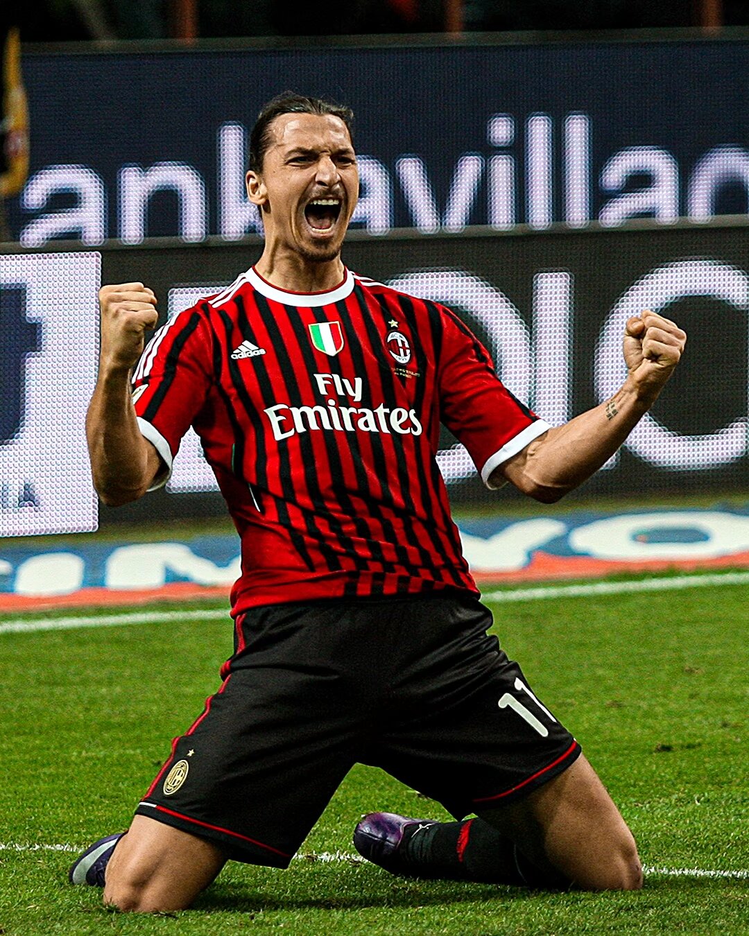 罗体：罗马进球被吹后，克雷莫内塞现场屏幕却一直显示0-2（罗体：罗马进球被判无效，克雷莫内塞主场记分牌仍显示0-2）