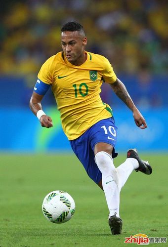 卡洛斯谈世界杯：其他队都想赢阿根廷，巴西进决赛得看内马尔（卡洛斯：世界杯上各队都想击败阿根廷，巴西能否进决赛取决于内马尔）