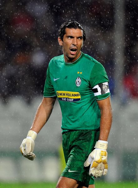 王大雷：九哥回来后带队打出了泰山精神，瓦科没拿金靴可惜