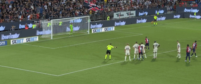 阿隆索命悬一线！皇马主席不满现代足球理念，欧冠生死战或成转折点（皇马主席不满现代足球理念，阿隆索前景岌岌可危：欧冠生死战或成关键转折）