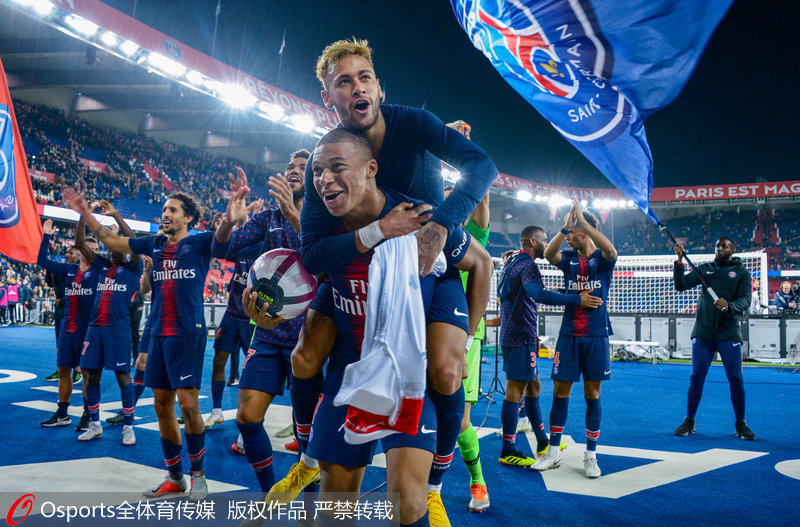 斯洛特：让萨拉赫替补不是容易的决定，但这就是我的选择