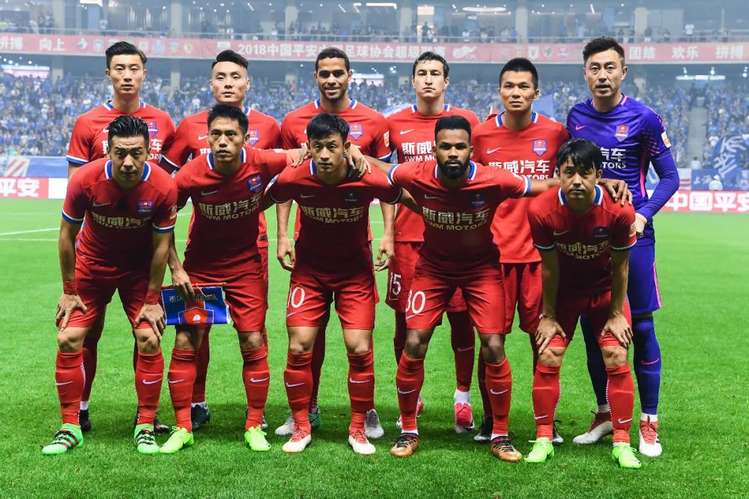 足坛年终大战淘汰赛实时赛况：安东尼微弱优势领先贝林厄姆（年终足坛淘汰赛即时战况：安东尼小幅领先贝林厄姆）