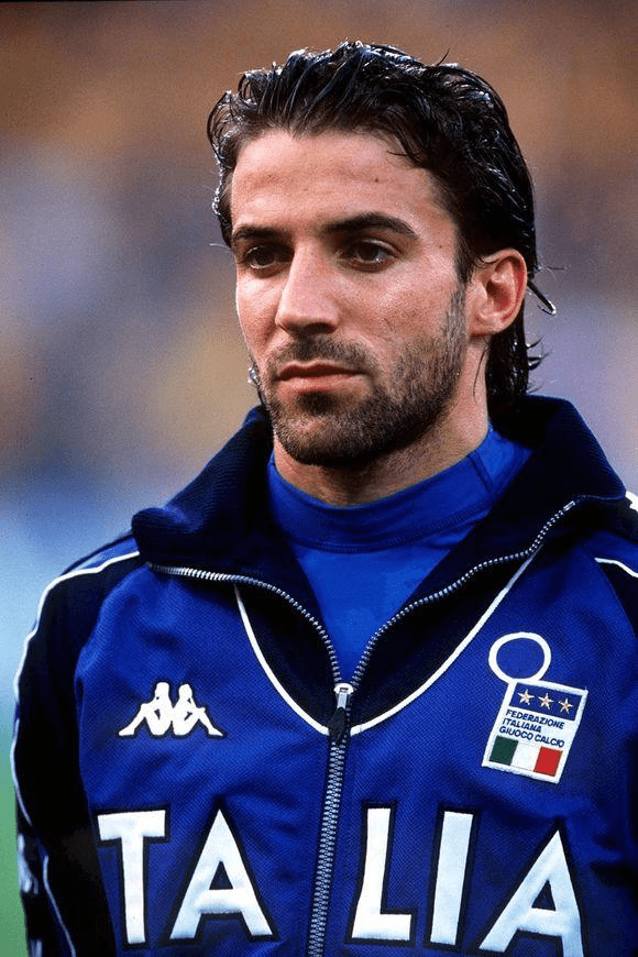 广东男篮主场负于山西，失误频繁，磨合不足，首战失利，需加强调整。