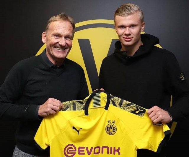 我是个初中生，我的生活是被足球，学习和说唱填满的...（初中生日常：足球、学业与说唱填满我的生活）